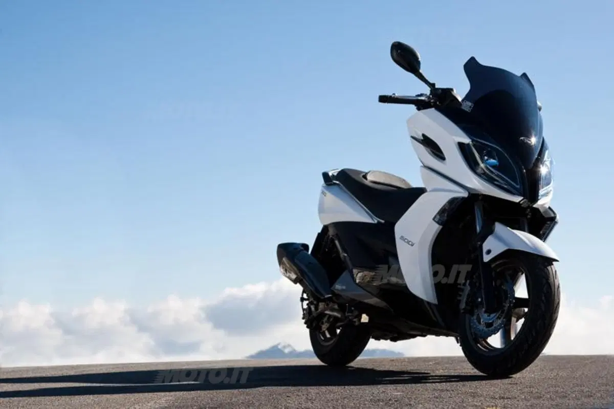 Kymco Xciting 400i e K-XCT 300i  (15)