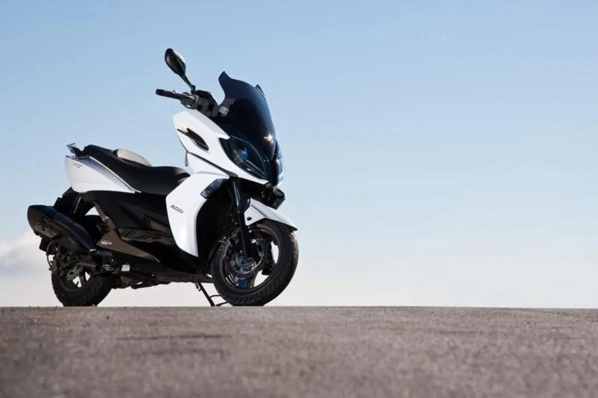 Kymco Xciting 400i e K-XCT 300i  (16)