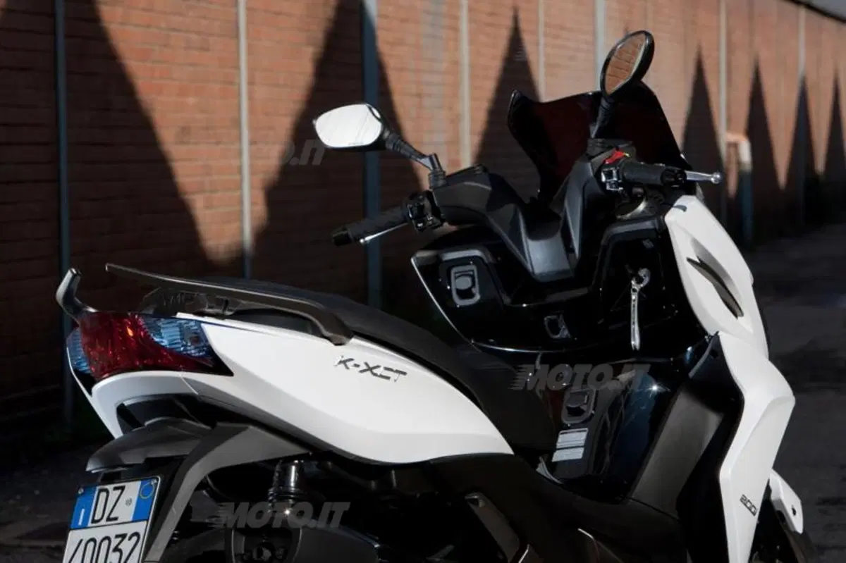 Kymco Xciting 400i e K-XCT 300i  (20)