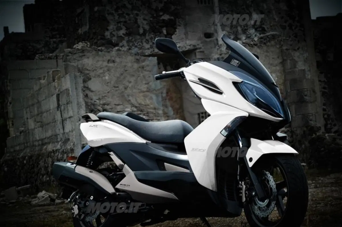 Kymco Xciting 400i e K-XCT 300i  (22)