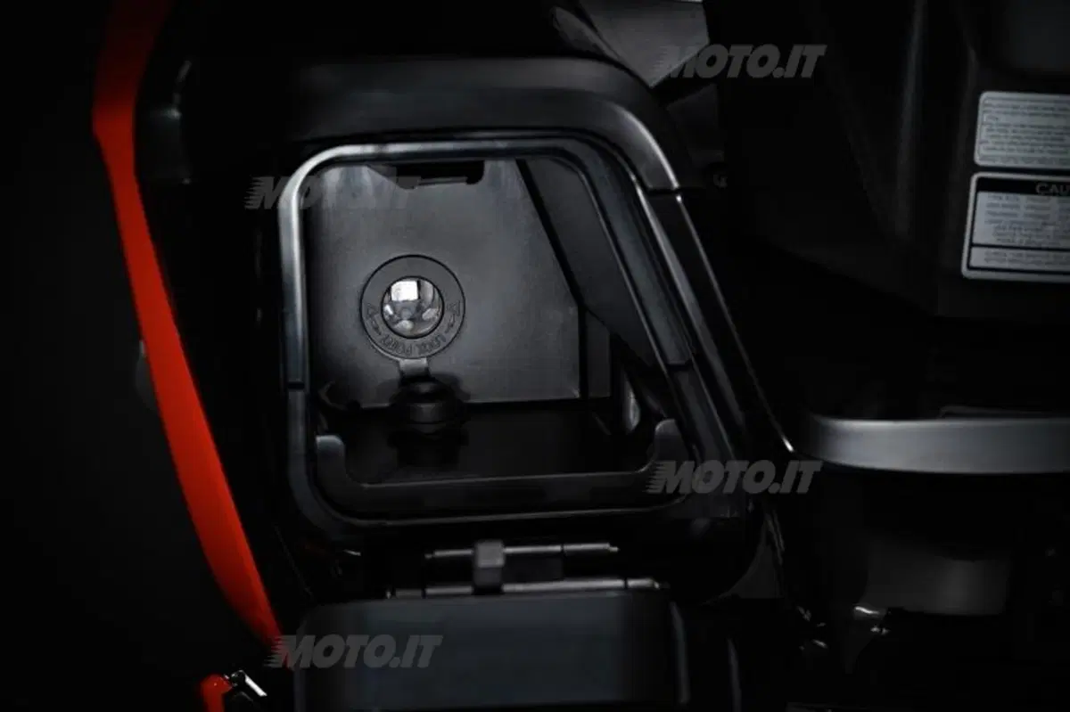 Kymco Xciting 400i e K-XCT 300i  (23)