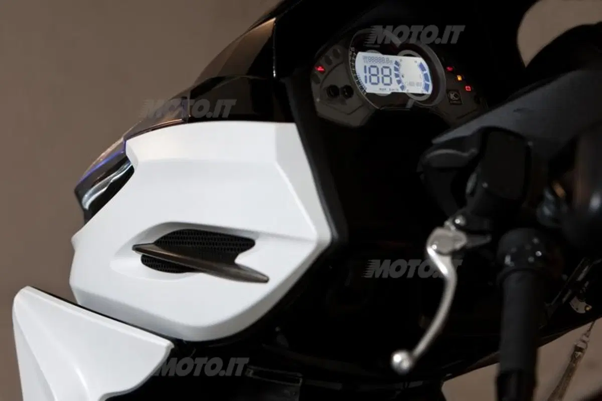 Kymco Xciting 400i e K-XCT 300i  (31)