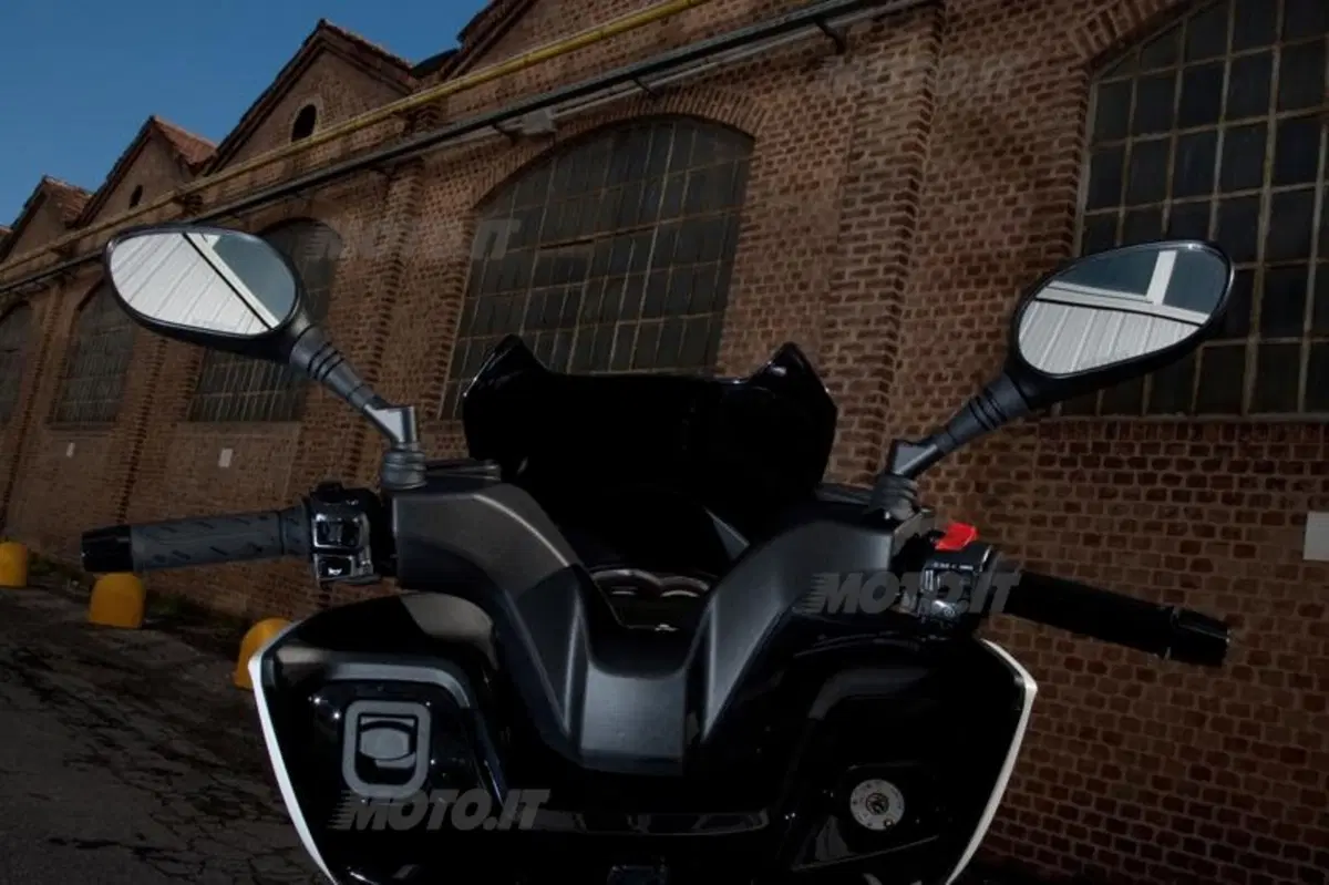 Kymco Xciting 400i e K-XCT 300i  (39)