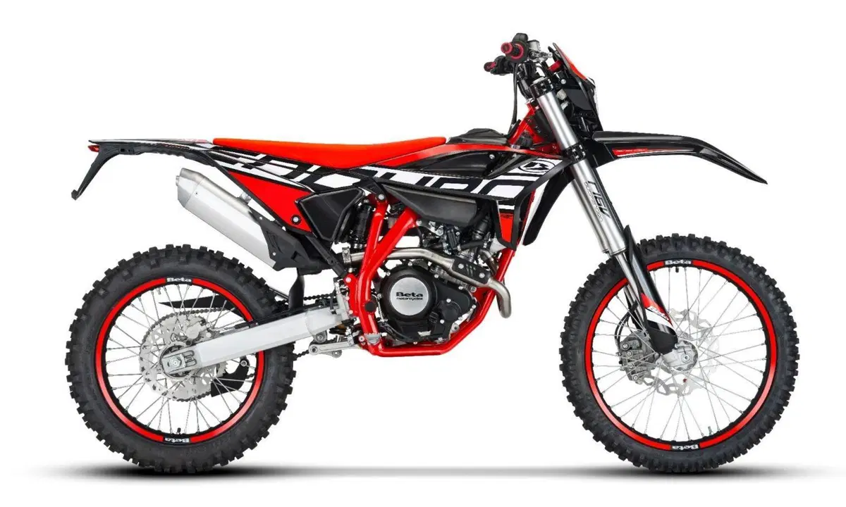 Beta lancia le RR 125 LC Enduro e Motard 2021. Dati e prezzi (6)