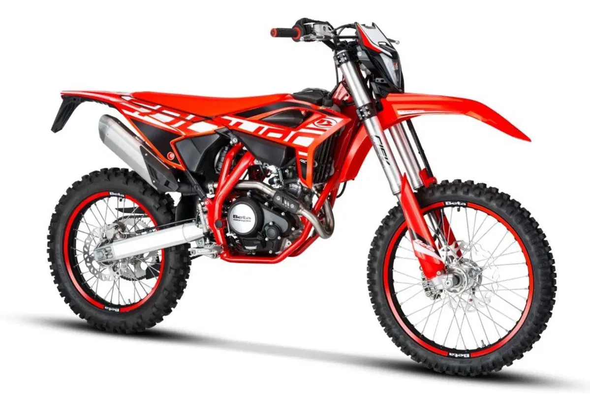Beta lancia le RR 125 LC Enduro e Motard 2021. Dati e prezzi (3)