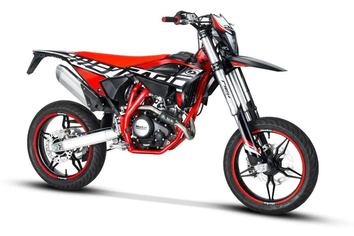 Beta lancia le RR 125 LC Enduro e Motard 2021. Dati e prezzi (5)