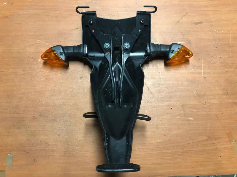Portatarga Kawasaki z1000 '07-'08 (2)