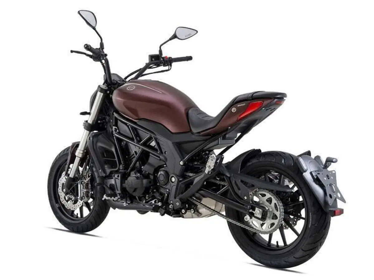 Benelli 502 C (2021 - 25) (3)