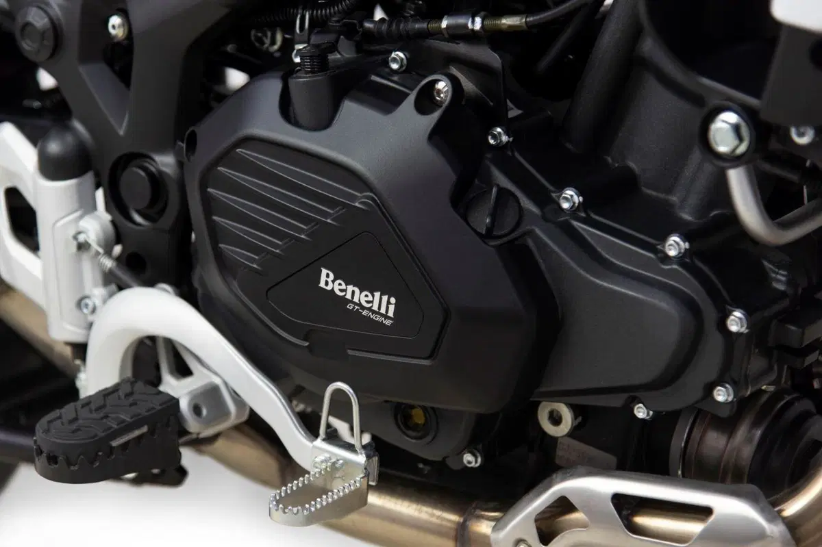Benelli TRK 502 X. In vendita la versione 2021, dati  e prezzo (11)