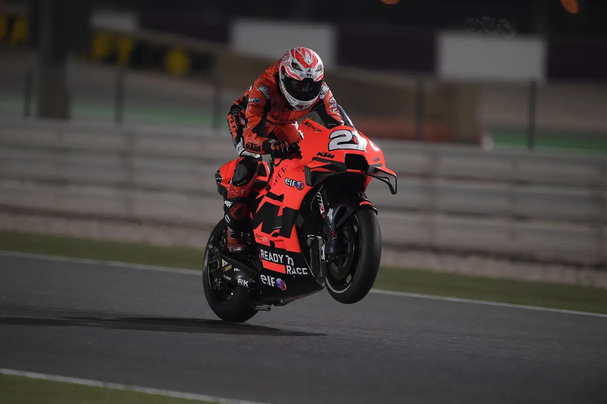 MotoGP 2021. Test Qatar, Day 2. Fabio Quartararo primo, davanti a Jack Miller e Aleix Espargaro (8)