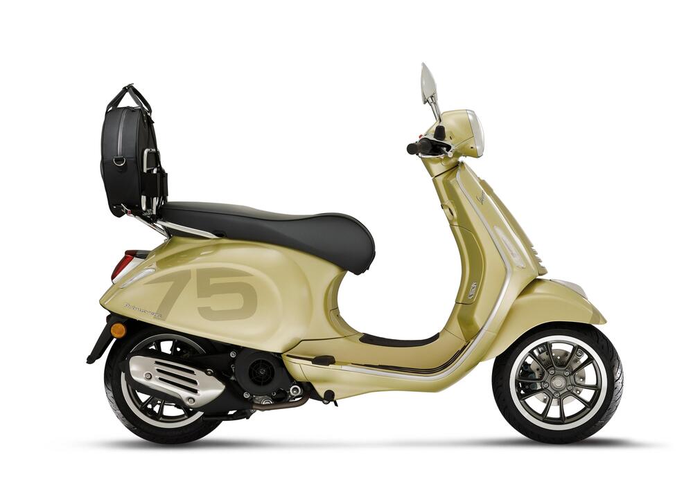 Vespa Primavera 50 4T 75th (2021) (2)