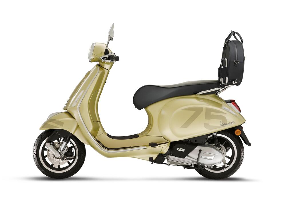 Vespa Primavera 125 3V ie 75th (2021) (3)