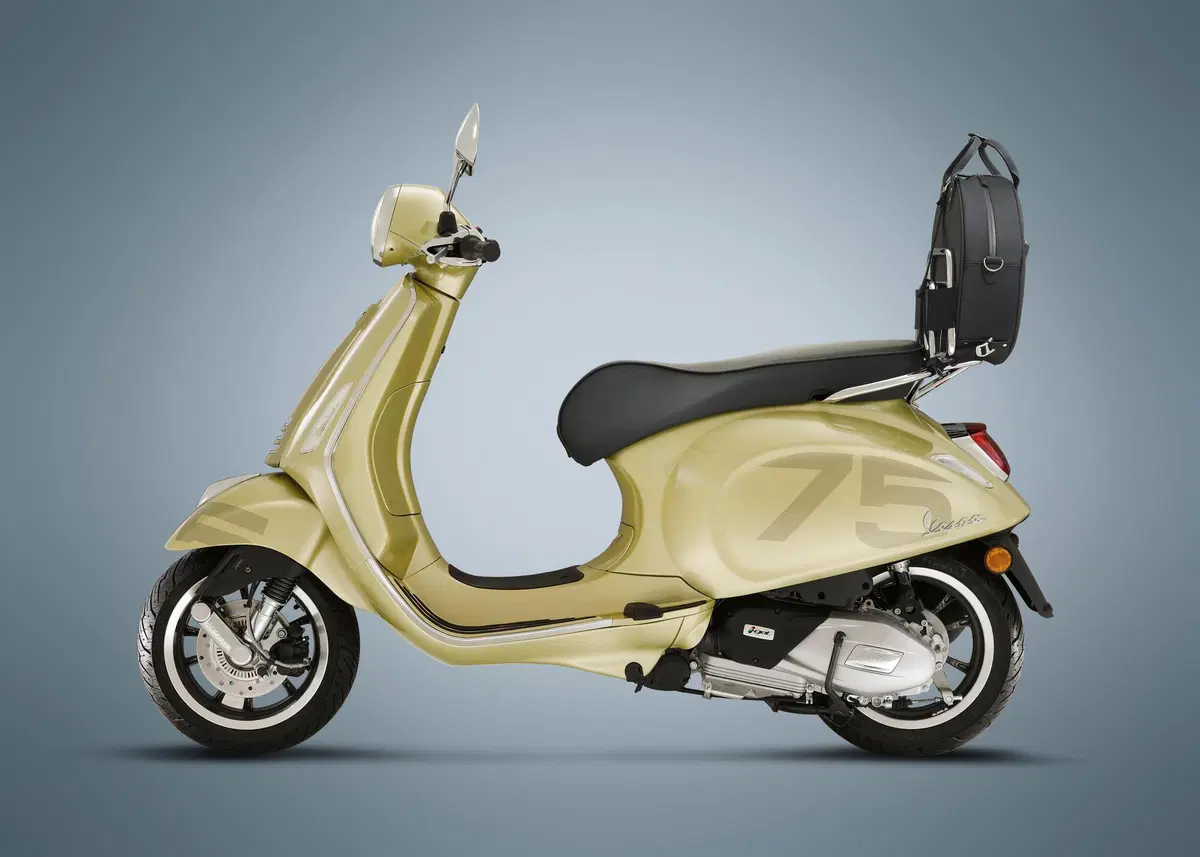 Vespa Primavera 150 Primavera 150 3V 75th (2021) (6)