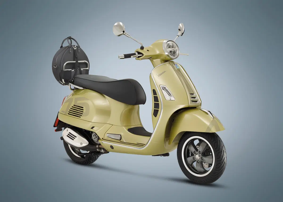 Vespa GTS 300 GTS 300 Supertech hpe 75th (2021) (4)