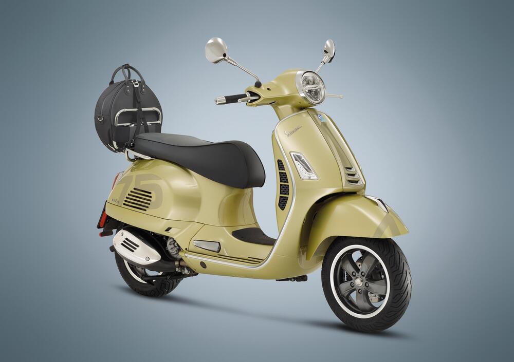 Vespa GTS 300 Supertech hpe 75th (2021) (4)