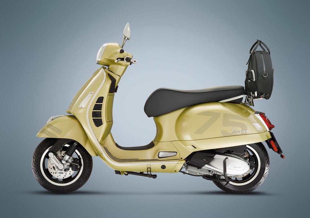 Vespa GTS 300 Supertech hpe 75th (2021) (5)