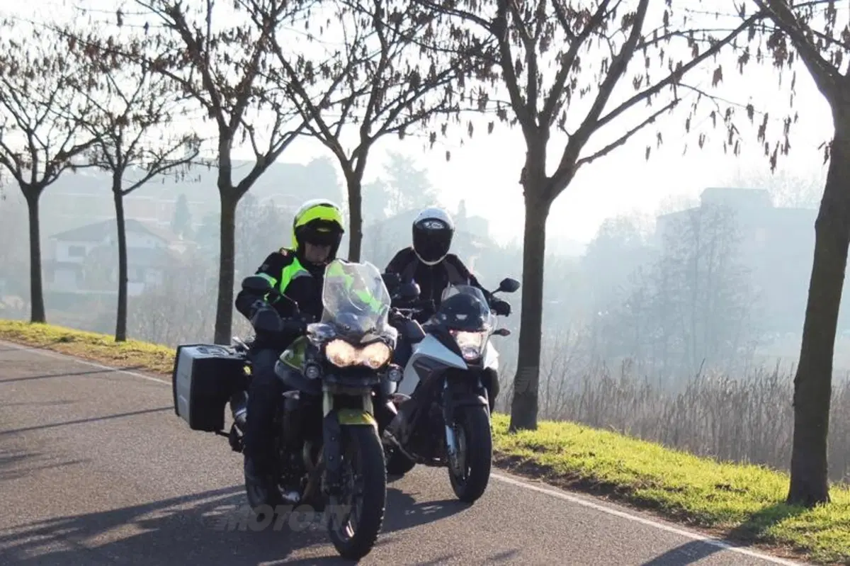 Honda Crossrunner VS Triumph Tiger 800 (4)