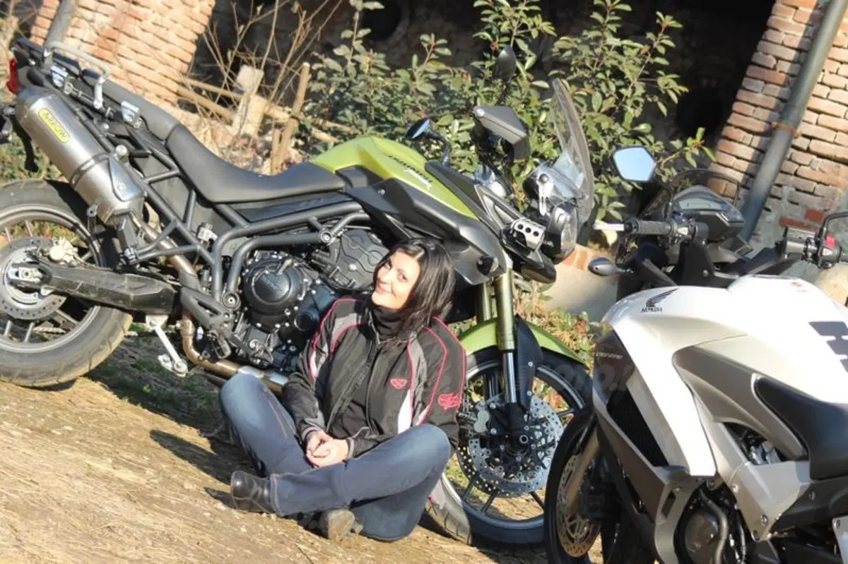 Honda Crossrunner VS Triumph Tiger 800 (17)