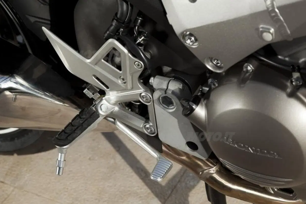 Honda Crossrunner VS Triumph Tiger 800 (20)