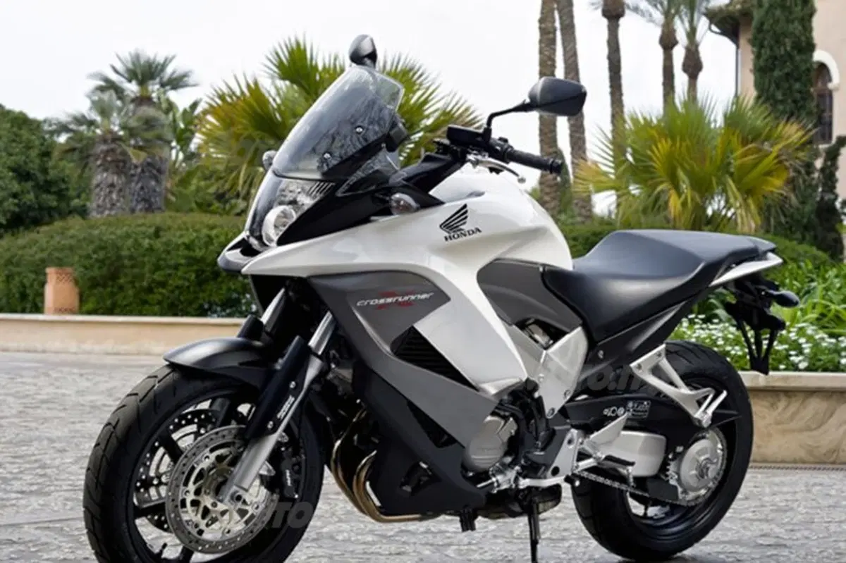 Honda Crossrunner VS Triumph Tiger 800 (30)