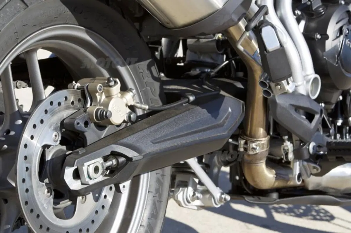 Honda Crossrunner VS Triumph Tiger 800 (37)