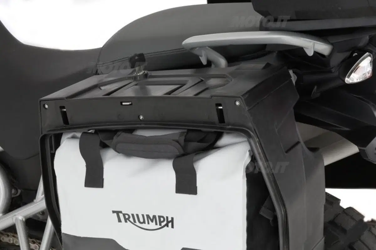 Honda Crossrunner VS Triumph Tiger 800 (52)