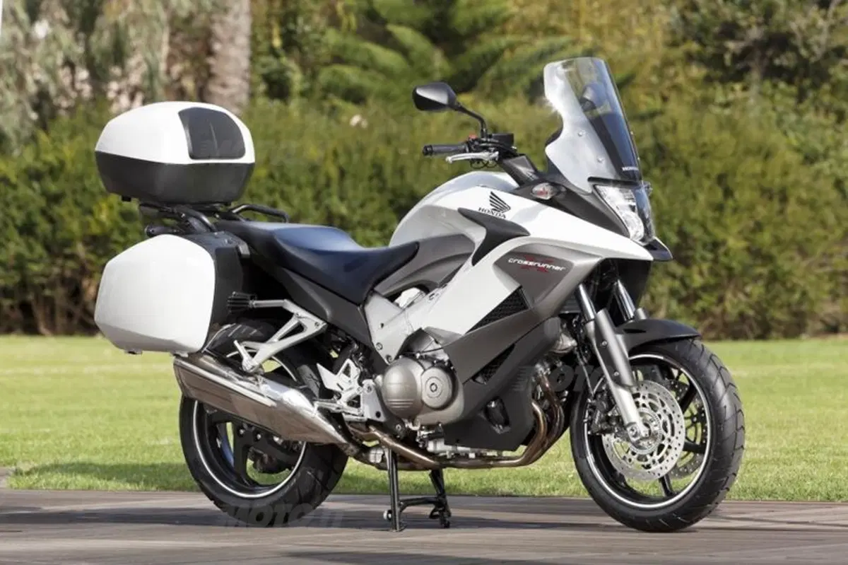 Honda Crossrunner VS Triumph Tiger 800 (67)