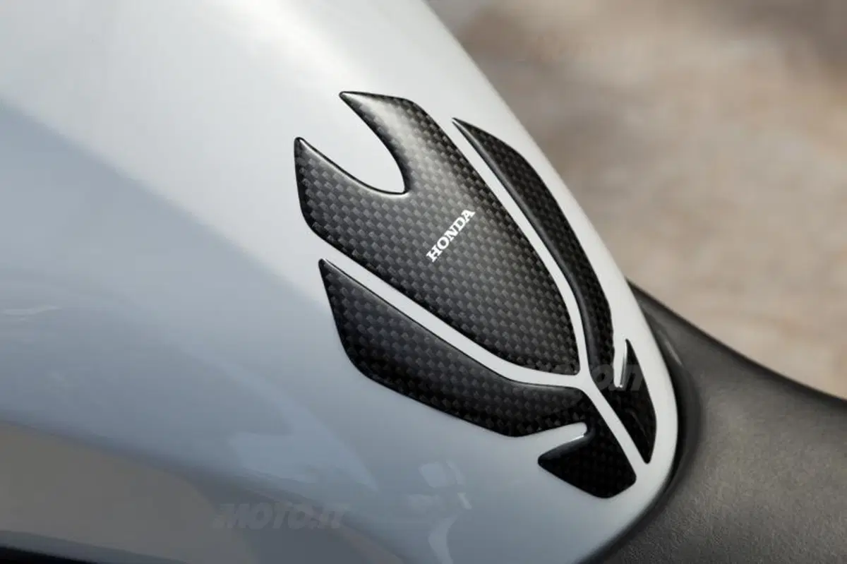 Honda Crossrunner VS Triumph Tiger 800 (72)