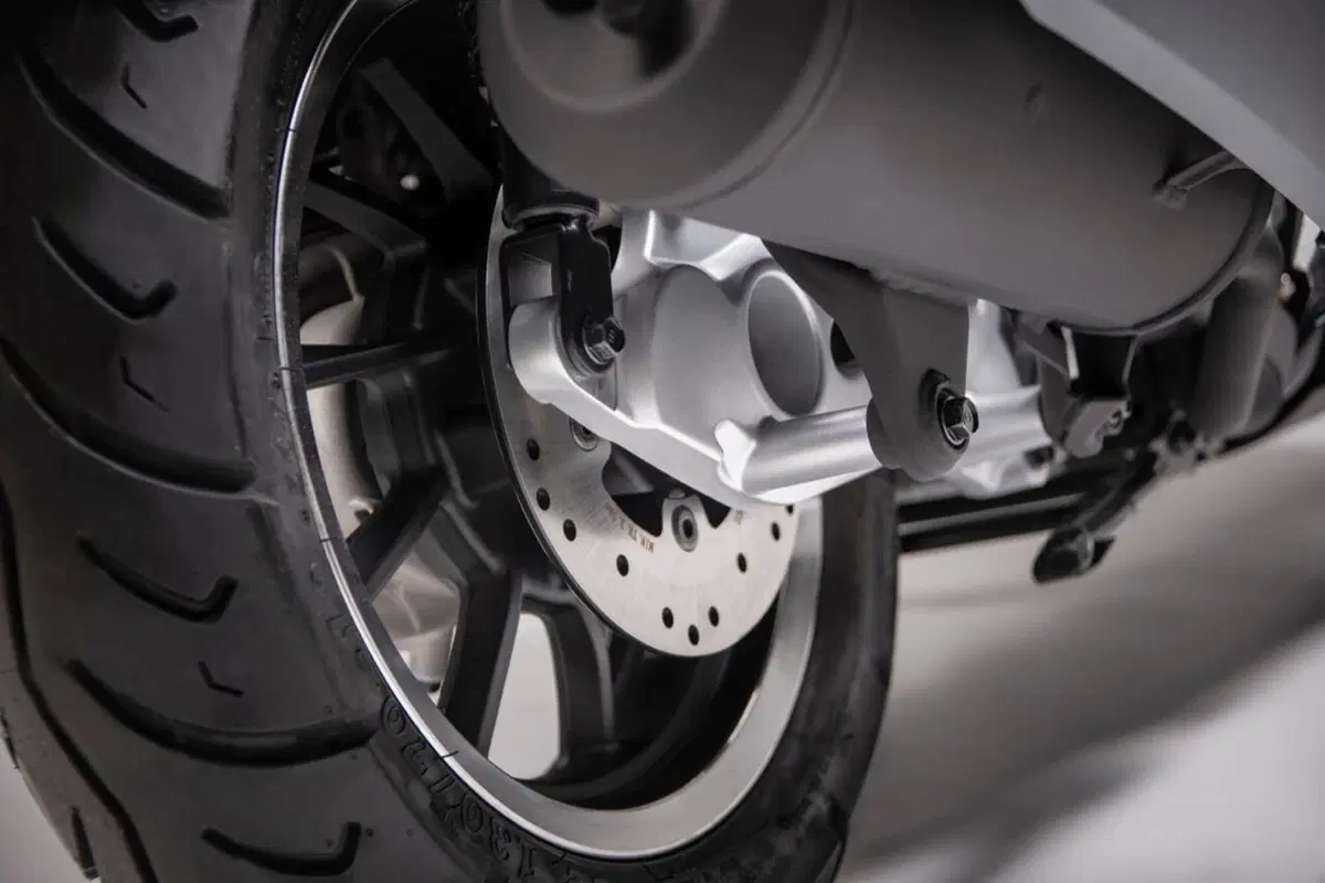 Nuovo Kymco Like 125 Sport 2021: Euro 5 e più grinta  (15)