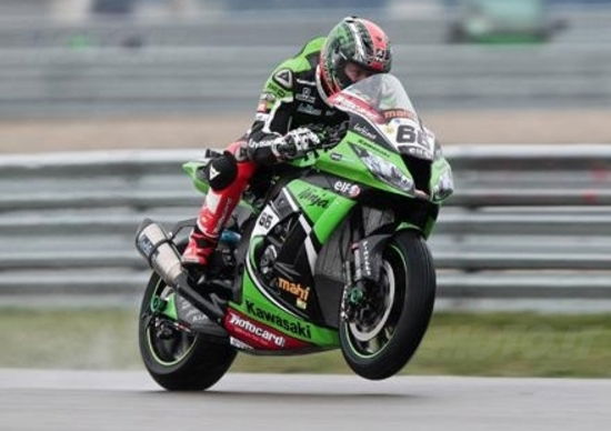 Superbike. Sykes è il più veloce nelle prove sotto la pioggia di Assen