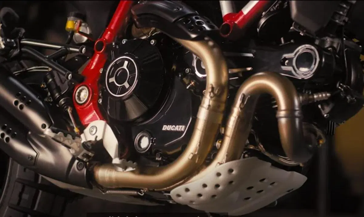 Ducati Scrambler Desert Sled Fasthouse. Nuova Limited Edition (8)