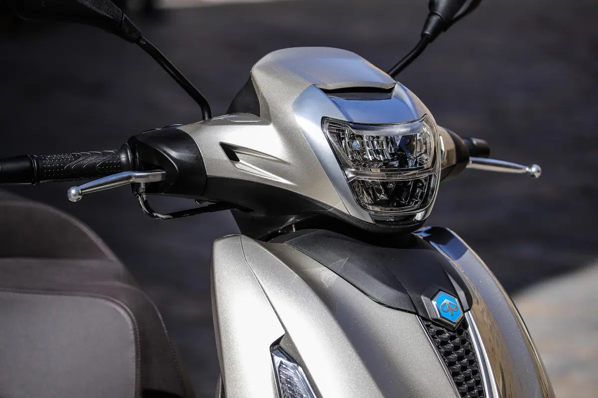 Piaggio Beverly 300 hpe e 400 hpe (47)