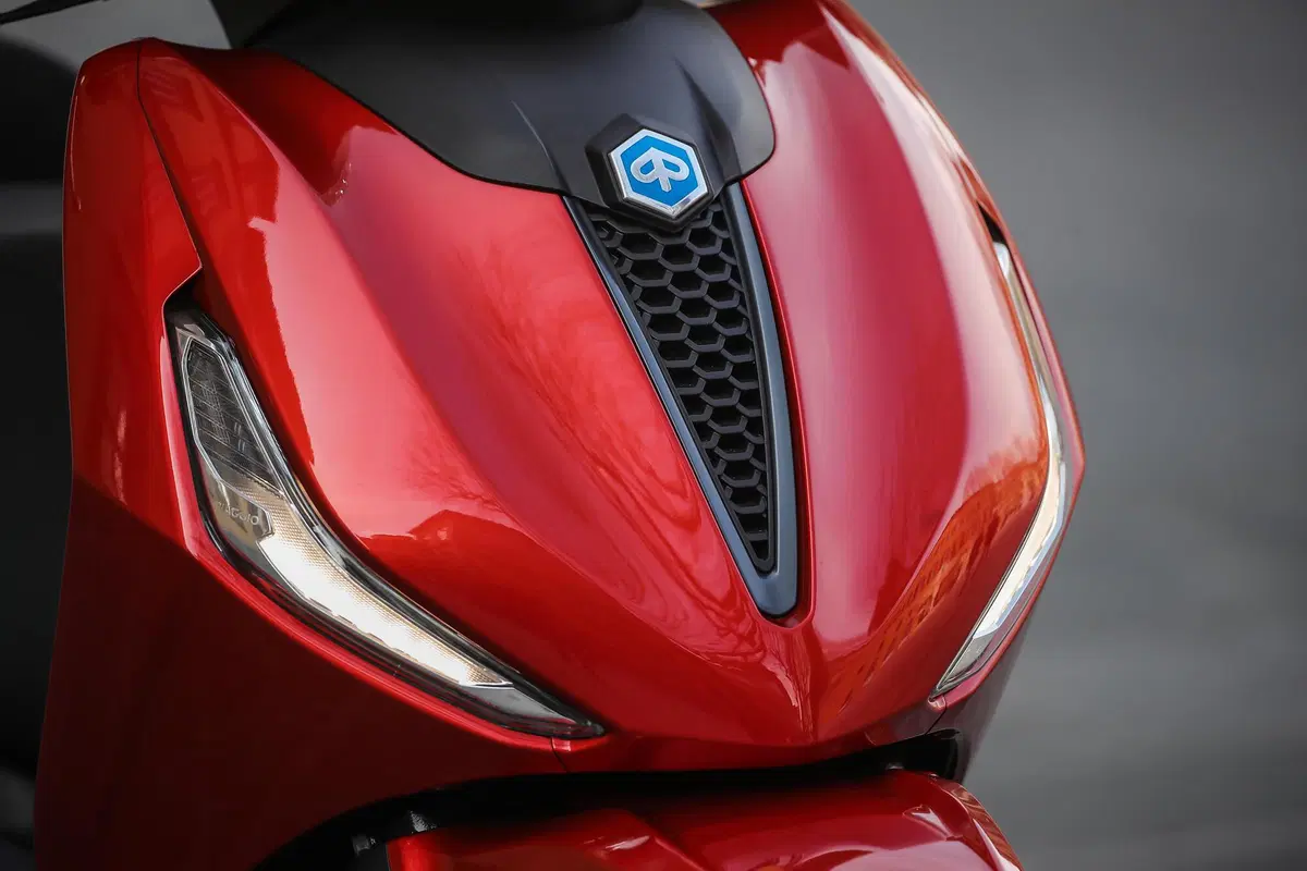 Piaggio Beverly 300 hpe e 400 hpe (58)