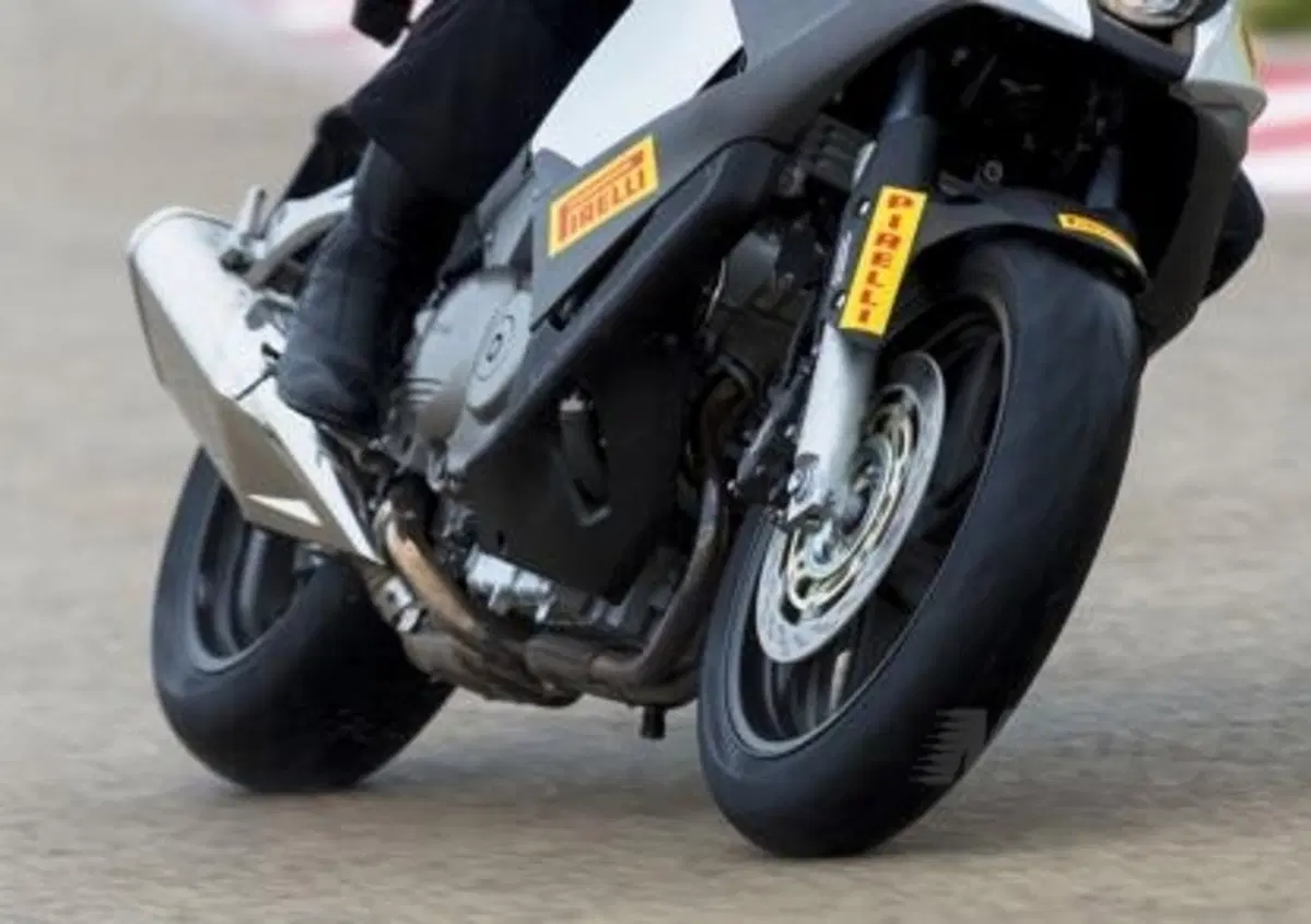 Nuovo pneumatico Pirelli Angel GT