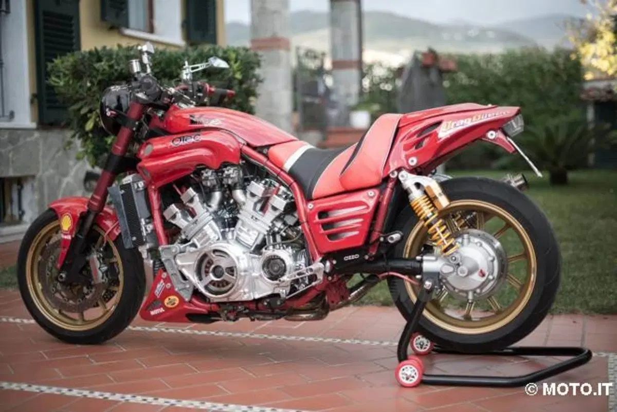 Le Strane di Moto.it: Yamaha V-Max 1200 (2)