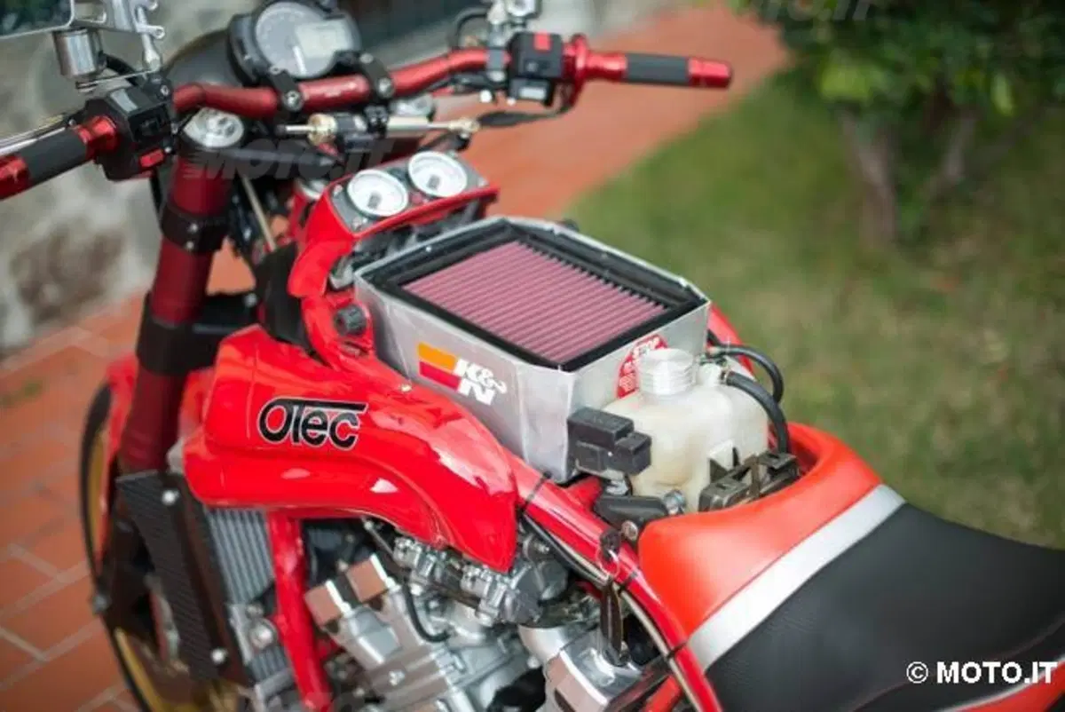 Le Strane di Moto.it: Yamaha V-Max 1200 (5)