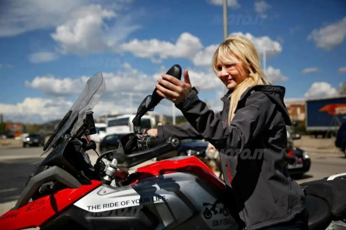 La bella Stephanie: da Barcellona a Firenze con la Bmw R1200GS (3)