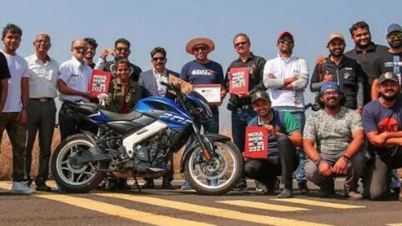 Record di velocit&agrave; sul quarto di miglio in impennata per lo stuntman Hrishi Mandke