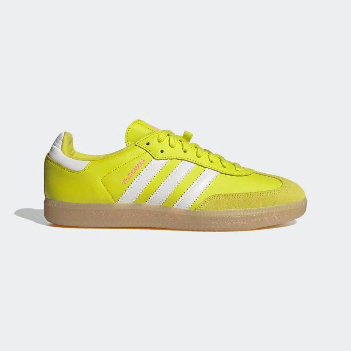 Adidas e bici: l'iconica Samba diventa Velosamba (2)