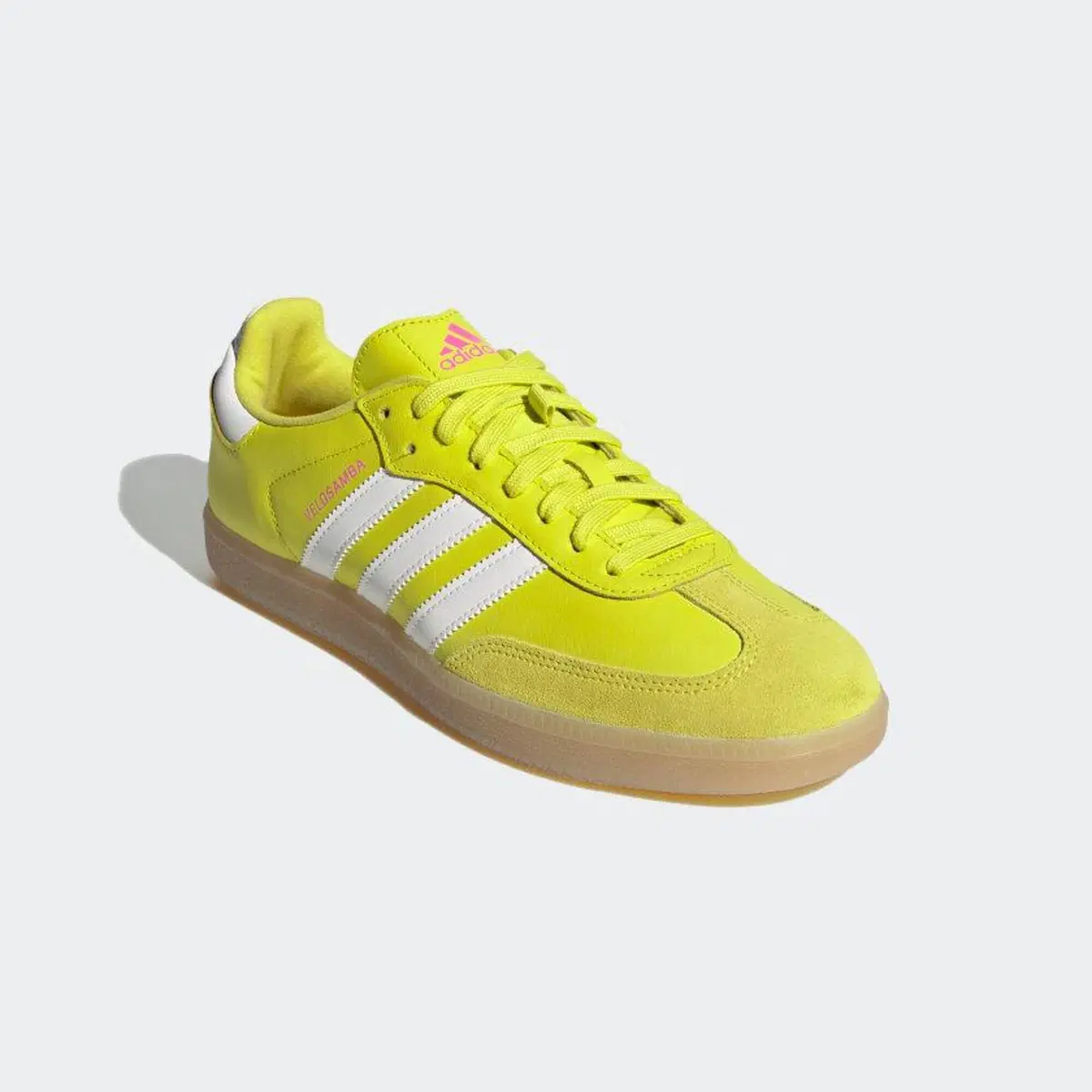 Adidas e bici: l'iconica Samba diventa Velosamba (3)