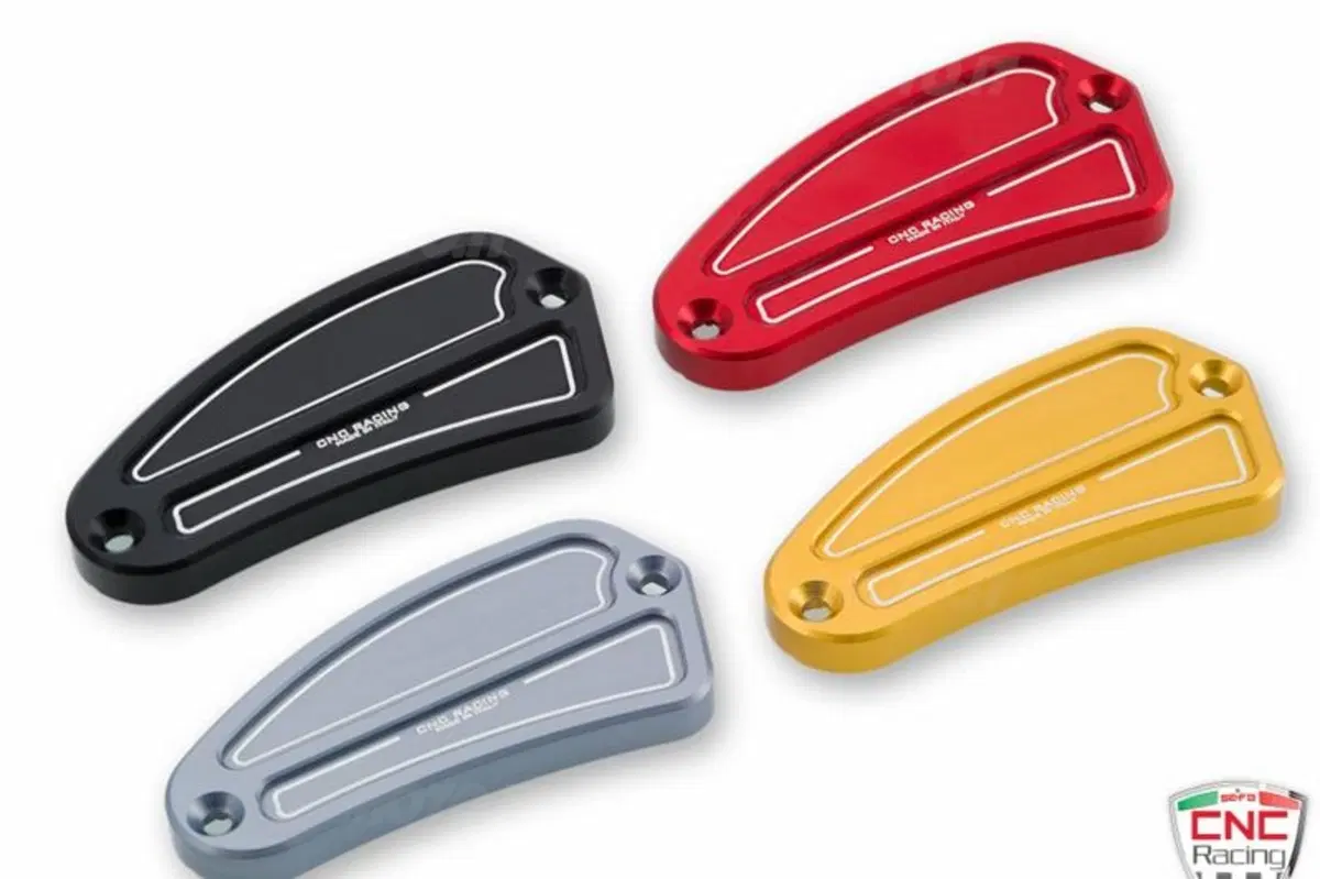 CNC Racing: accessori per la MV Agusta Brutale (27)