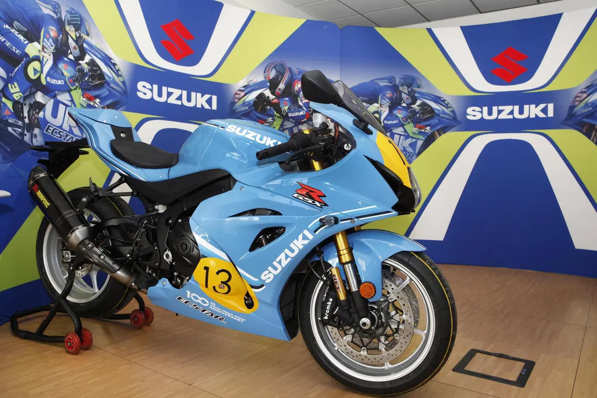 Suzuki GSX-R Legend Edition, due esemplari per Lucchinelli e Uncini (13)