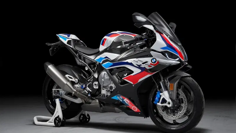 MotoGP 2021: BMW M1000RR prima safety bike del Motomondiale