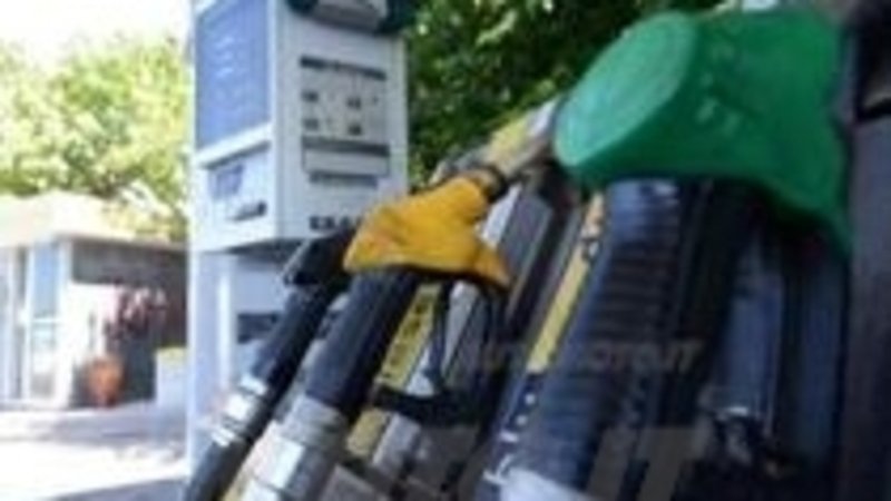 Carburanti: dopo due mesi in calo, prezzi di nuovo in impennata  