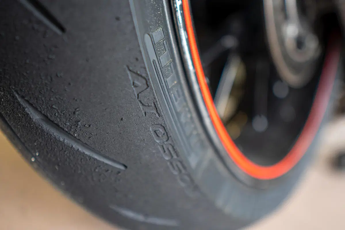 Pirelli Diablo Rosso IV TEST. Salto generazionale (2)
