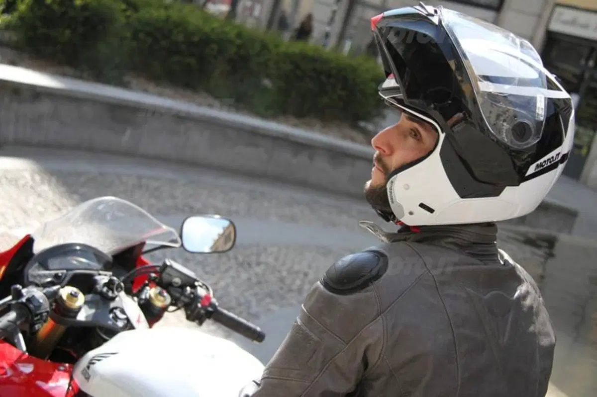 La prova del Caberg Modus Duale: comodo e ingegnoso (9)