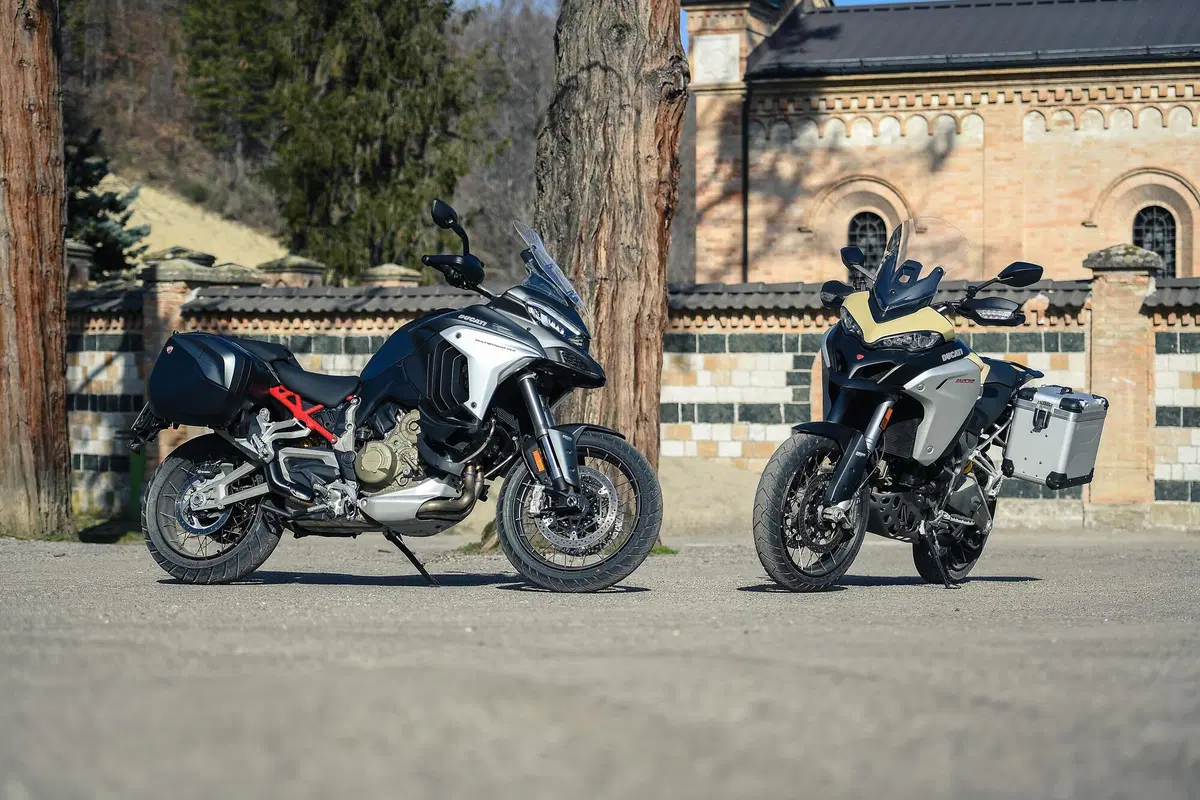 Ducati Multistrada V4 vs 1260 Enduro. TEST completo strada, offroad e pista! (2)