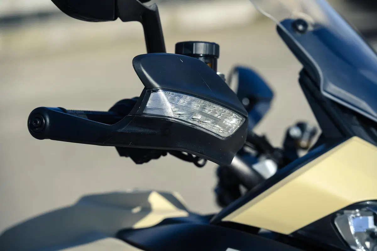 Ducati Multistrada V4 vs 1260 Enduro. TEST completo strada, offroad e pista! (21)