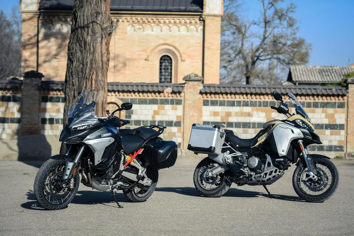 Ducati Multistrada V4 vs 1260 Enduro. TEST completo strada, offroad e pista!