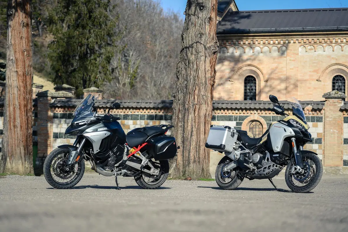 Ducati Multistrada V4 vs 1260 Enduro. TEST completo strada, offroad e pista! (3)
